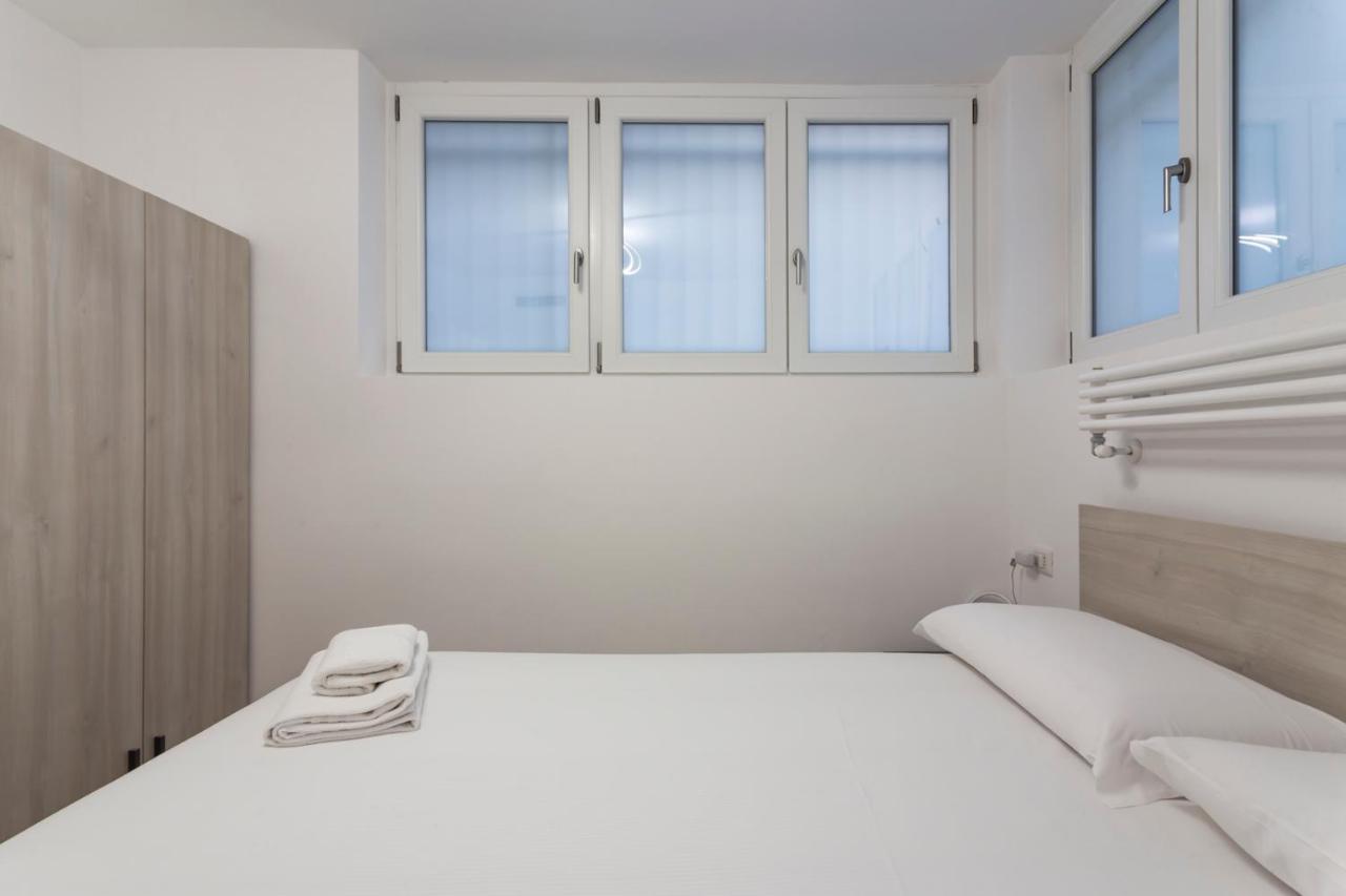 I Host Apartment - Val Strona 6 Милано Екстериор снимка