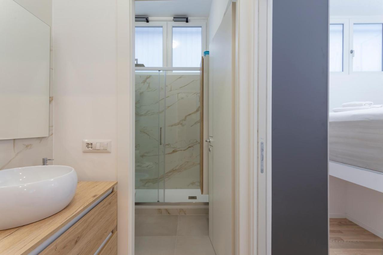 I Host Apartment - Val Strona 6 Милано Екстериор снимка